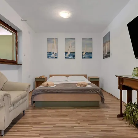 Harmony Of Five * Makarska