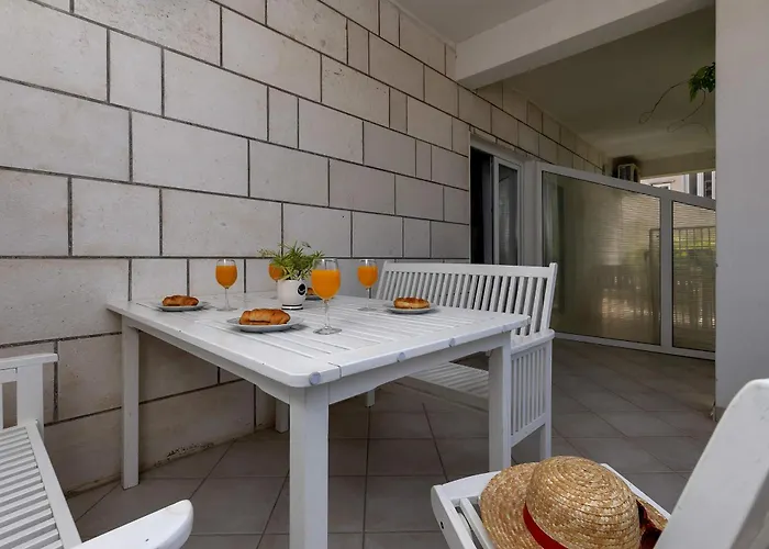 Harmony Of Five * Makarska